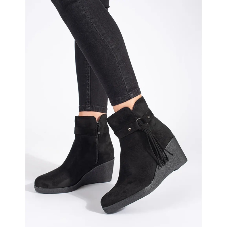 Bottines compensées femme en daim noir à franges 1
