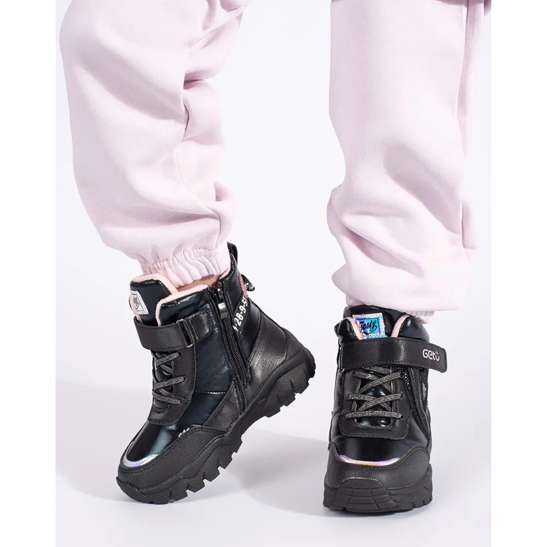 Chaussures fille noires à semelle épaisse 2