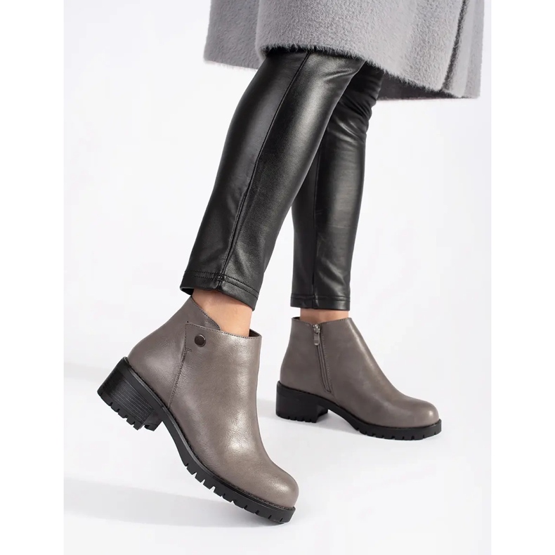 Bottines en éco-cuir grises 1