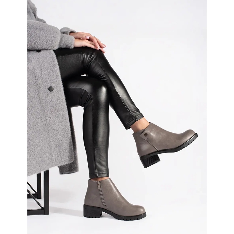 Bottines en éco-cuir grises 2