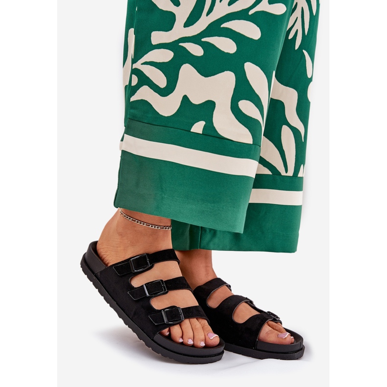 Slippers pour femmes avec rayures et boucles noires le noir 1