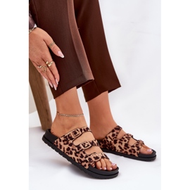 Les tongs pour femmes avec des rayures et une boucle avec un imprimé léopard marron brun 6