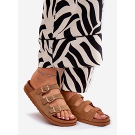 Slippers pour femmes avec rayures et boucles de chameau brun 1