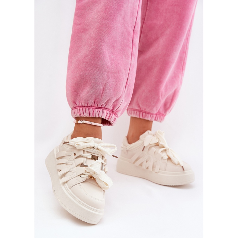 Baskets en cuir eco sur la plate-forme beige 2