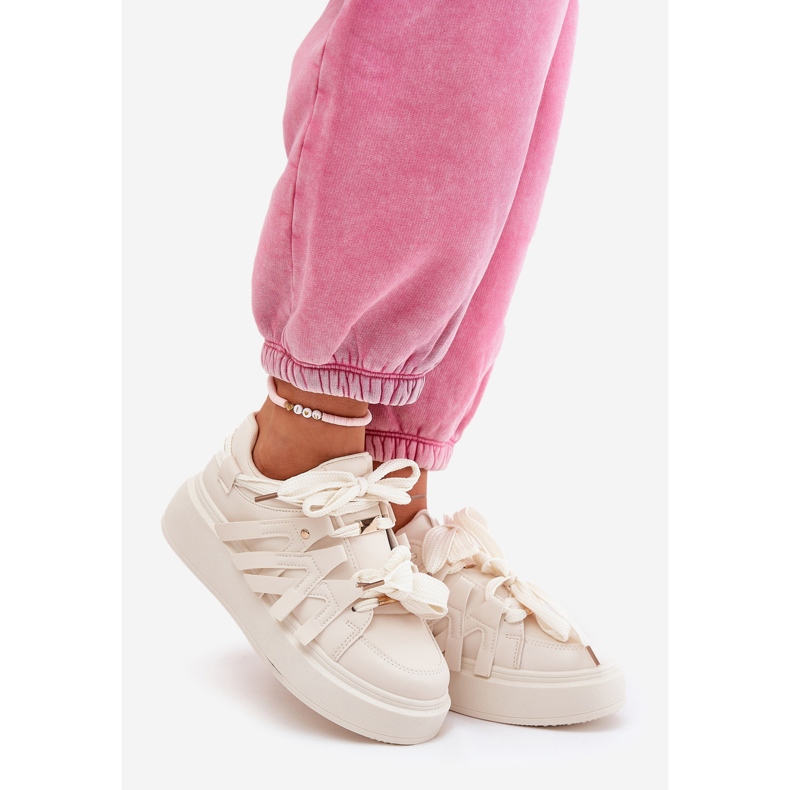 Baskets en cuir eco sur la plate-forme beige 1