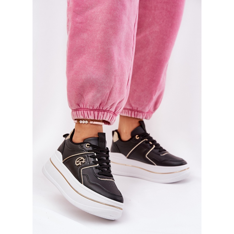 Chaussures de sport pour femmes sur la plateforme noire 2