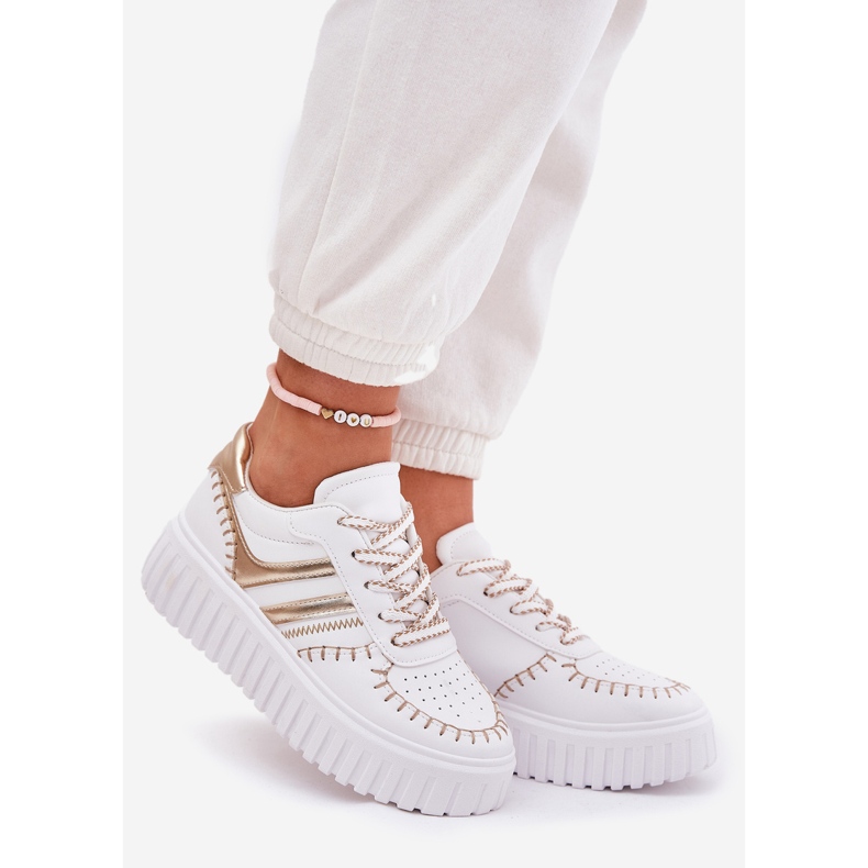 Baskets pour femmes sur la plate-forme en or doré 1