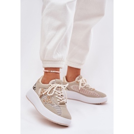 Chaussures de sport pour femmes avec maille et étalons beige 2 Chaussures de sport pour femmes avec maille et étalons beige 2