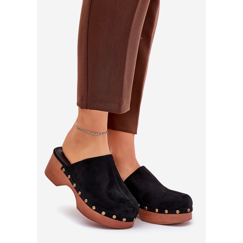 Clogs des femmes avec des noirs en daim eco 1