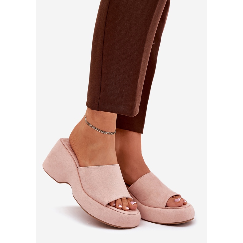 Eco en daim, pantoufles pour femmes sur la plate-forme et cales roses 1