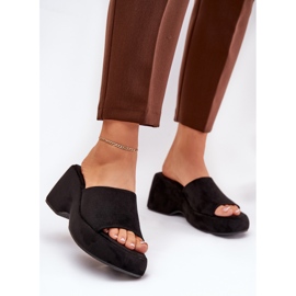 Éco daim des pantoufles féminines sur la plate-forme et des cales noires le noir 2