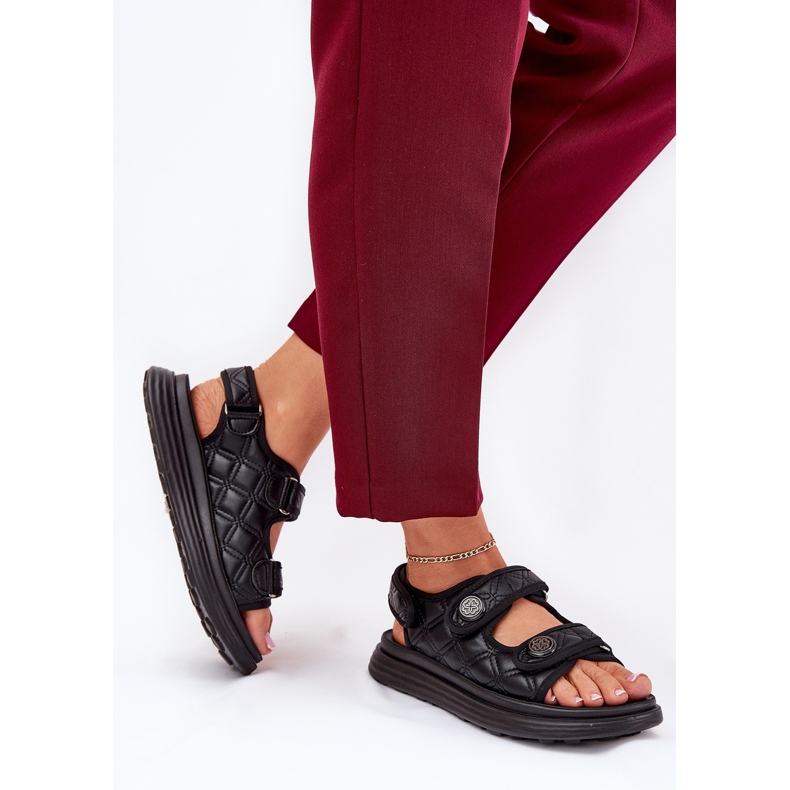 Sandales féminines avec des détails décoratifs en velcro noir le noir 2 Sandales féminines avec des détails décoratifs en velcro noir le noir 2