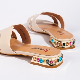 Claquettes plates femme beiges 2