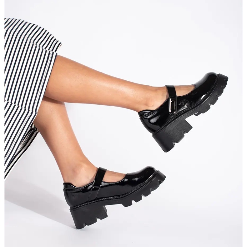 Chaussures plateforme femme en cuir verni noir 1