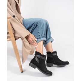 Bottines femme en daim noir avec bride décorative le noir 3