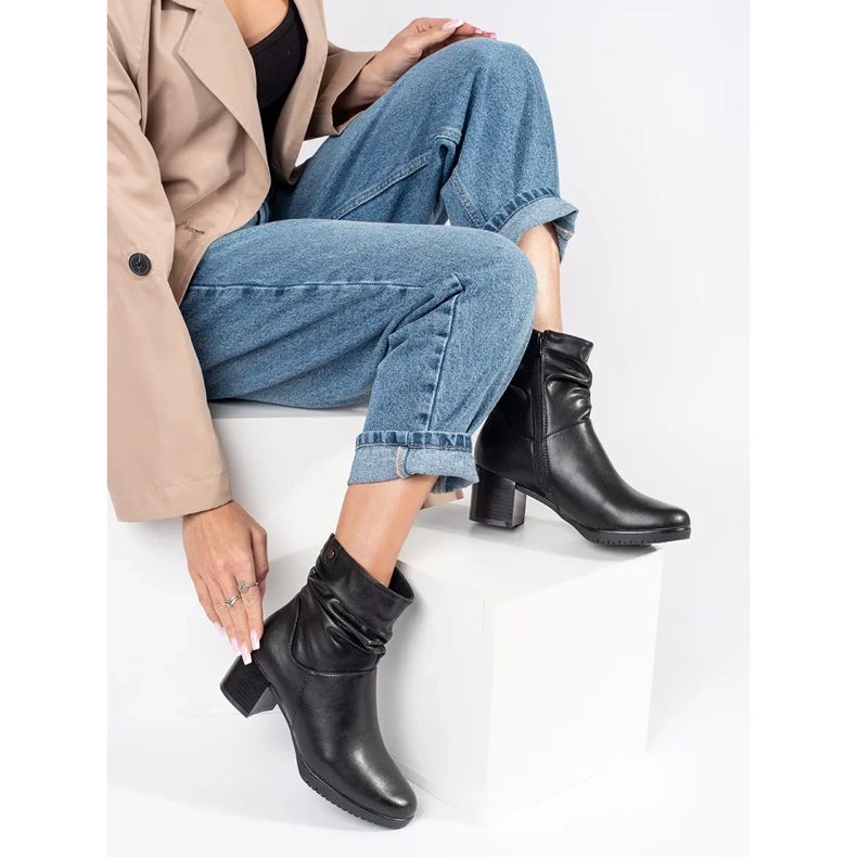 Bottines pour femmes en cuir noir avec tige à volants par Sergio Leone le noir 2