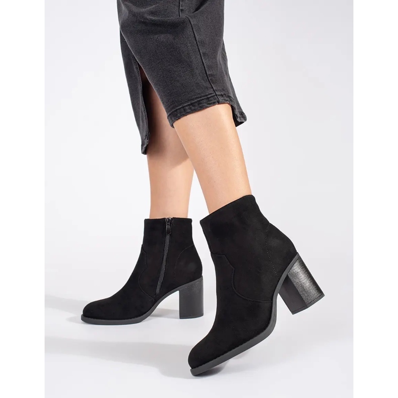Bottines classiques femme en daim noir 1