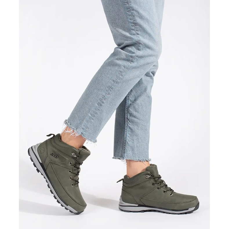 Vico Chaussures de trekking isolées vertes 1