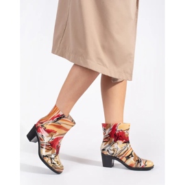 Des bottes en caoutchouc multicolores à talons hauts 3