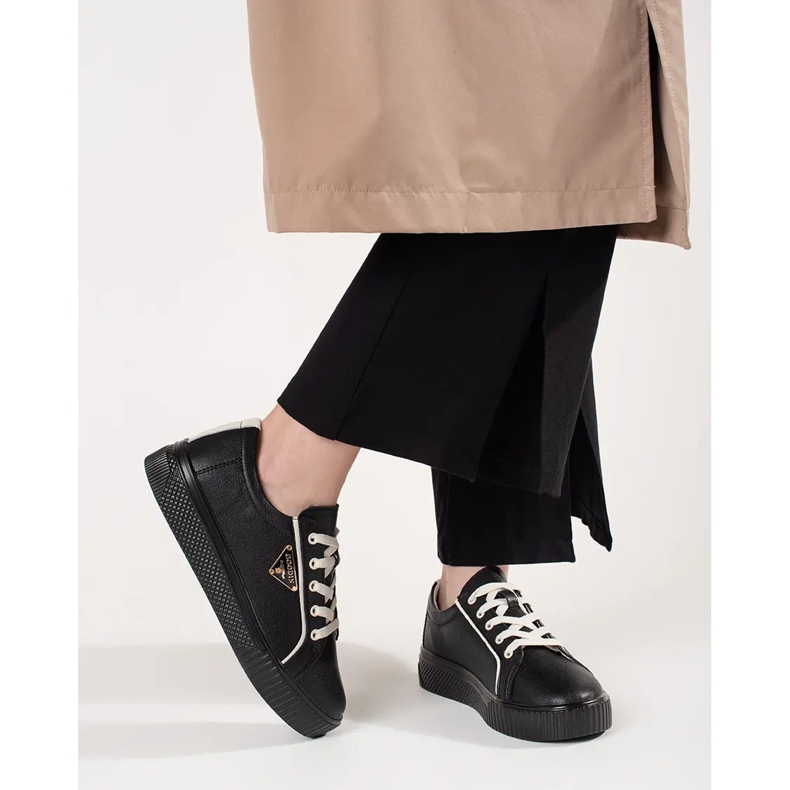 Goodin Baskets en cuir noir sur une semelle épaisse le noir 1