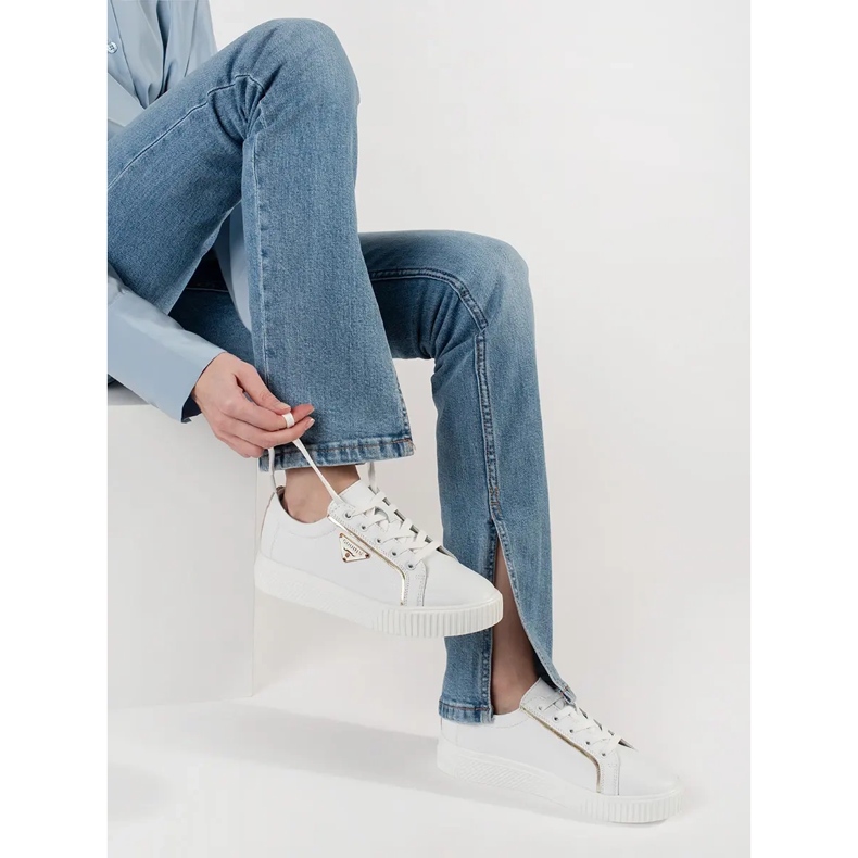 Goodin Baskets blanches en cuir sur une semelle épaisse 1