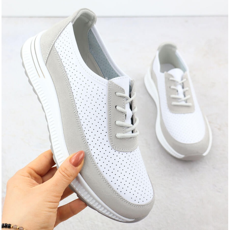 Lounds sportifs ouverts blancs Filippo DP6717 1