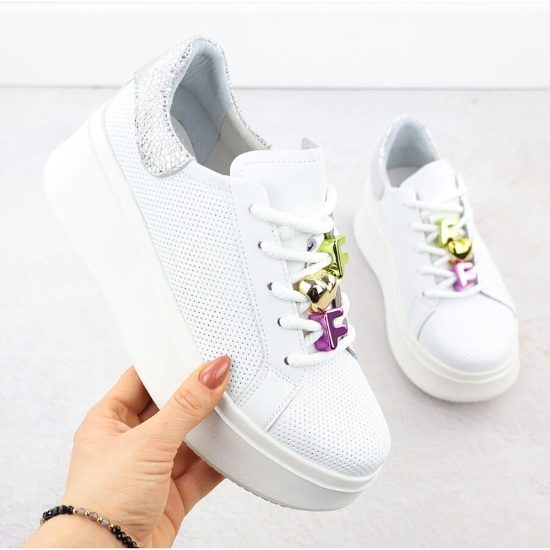 Chaussures en cuir sur une semelle perforée épaisse Filippo blanc DP6793 blanche 1