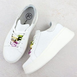 Chaussures en cuir sur une semelle perforée épaisse Filippo blanc DP6793 blanche 2