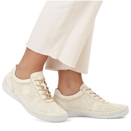 Chaussures en cuir pour femmes perforées beige Rieker 52546-60 2