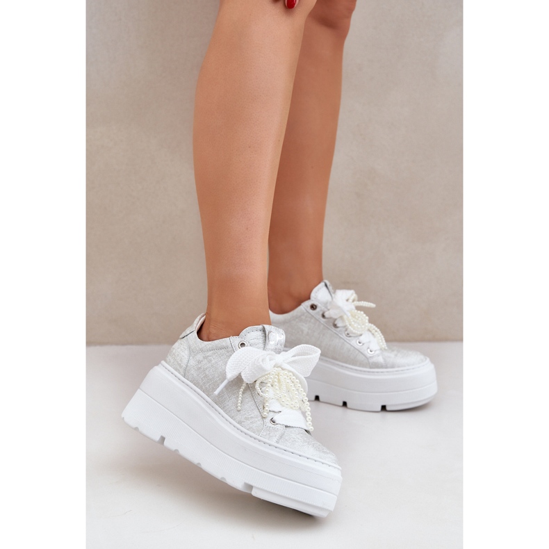 Baskets en cuir sur la plate-forme argentée Chebello 4658 2 Baskets en cuir sur la plate-forme argentée Chebello 4658 2