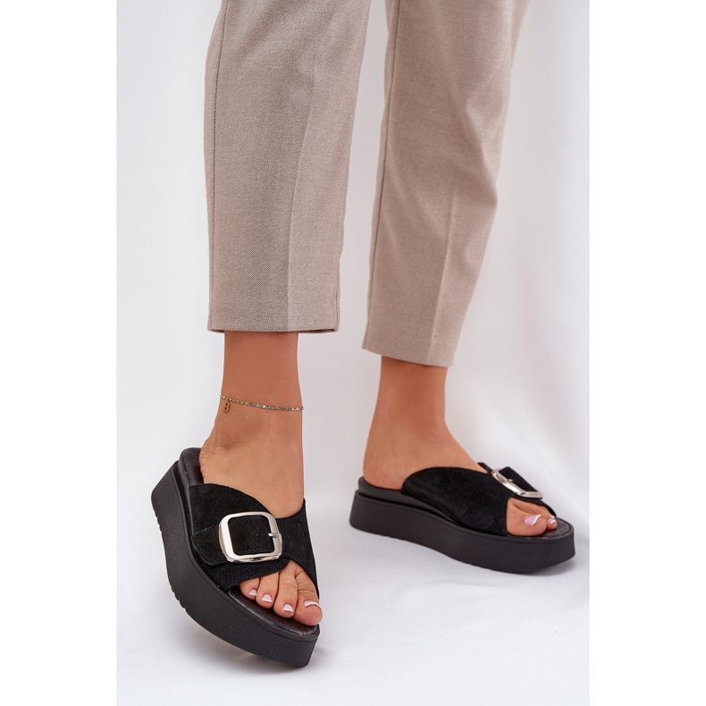 Les tongs en daim féminins avec une boucle sur la plate-forme Zazoo 3019 noire le noir 2 Les tongs en daim féminins avec une boucle sur la plate-forme Zazoo 3019 noire le noir 2