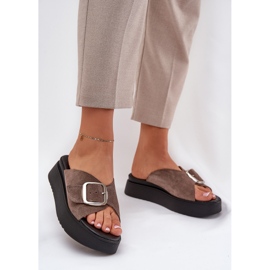 Les tongs en daim féminins avec une boucle sur la plate-forme brune Zazoo 3019 2