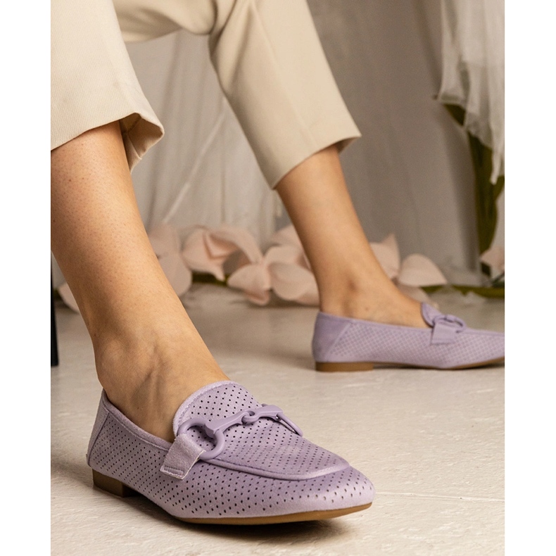 Modages ouverts des femmes violet avec un ornement 1