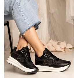 Baskets noires avec un élément holographique le noir 1