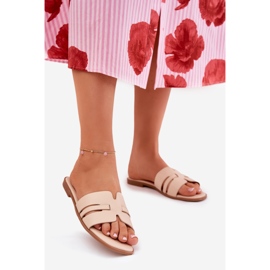 Les tongs pour femmes à thèmes plates avec des découpes en cuir écologique beige 1