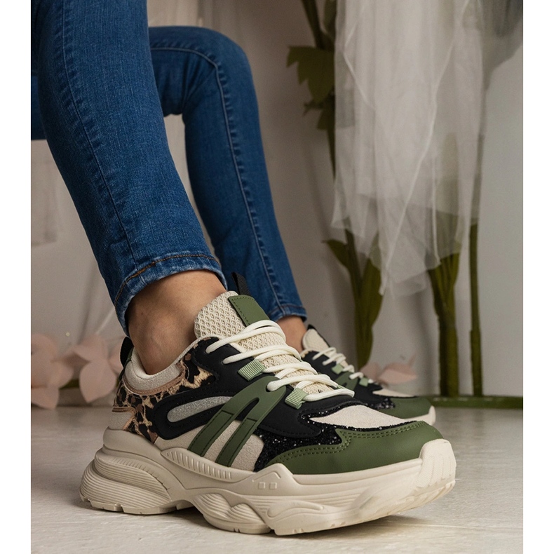 Sneakers verts Sports pour femmes avec des paillettes noir 1