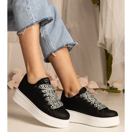 Baskets pour femmes noires avec un laçage massif = 2