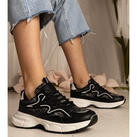 Baskets noires Sports Sneakers 1