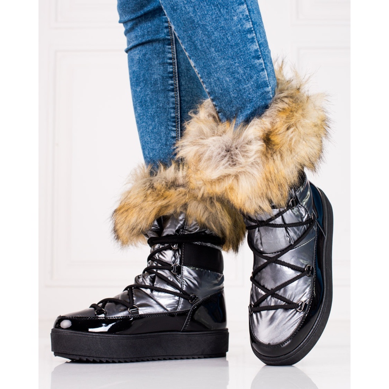 Bottes de neige pour femmes sur une plate-forme avec de la fourrure noir 2