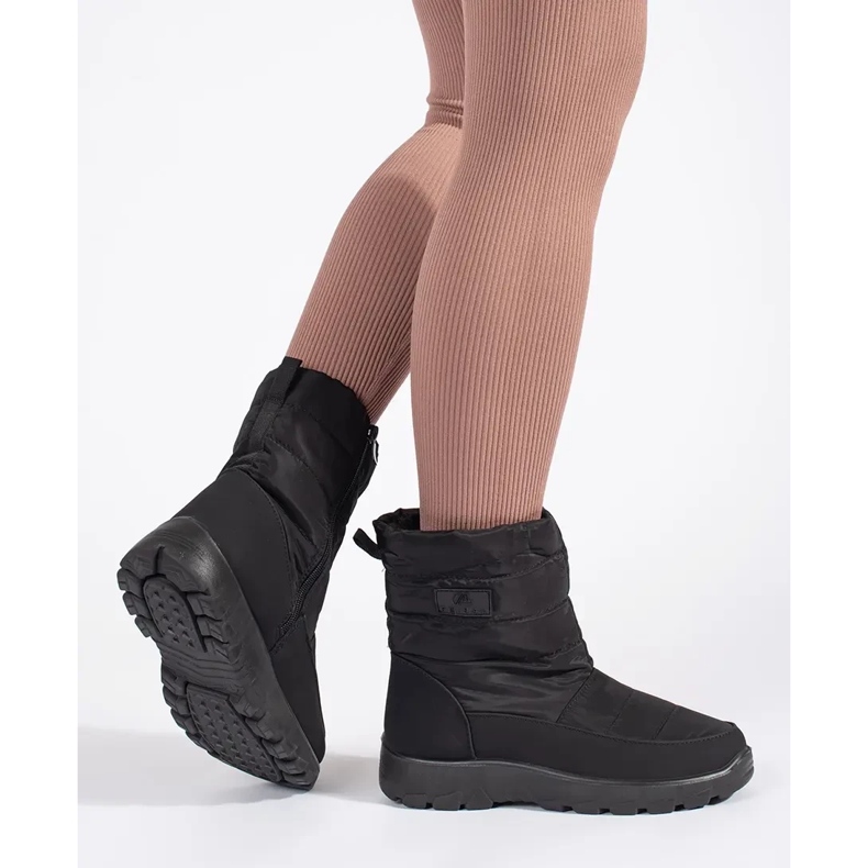 Bottes de neige isolées confortables noires pour femmes 2