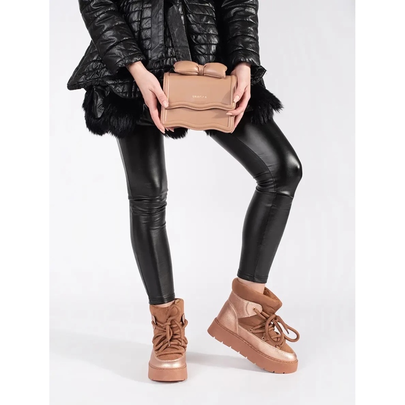 Boots de neige femme marron à lacets et semelle épaisse brun 1