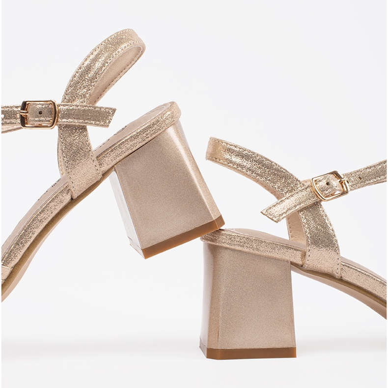 Goodin Sandales élégantes dorées sur un poteau bas d'or 1 Goodin Sandales élégantes dorées sur un poteau bas d'or 1