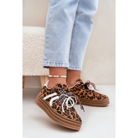 Sneakers pour femmes avec imprimé léopard sur la plate-forme avec décorations brunes 2 Sneakers pour femmes avec imprimé léopard sur la plate-forme avec décorations brunes 2