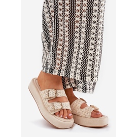 Les tongs pour femmes sur la plate-forme avec des boucles et une tresse beige 1