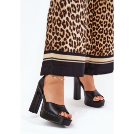 Sandales féminines sur le post et plate-forme Eco Leather Black le noir 2