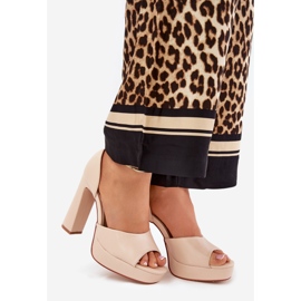 Sandales féminines sur le post et plate-forme Eco Leather Beige 1