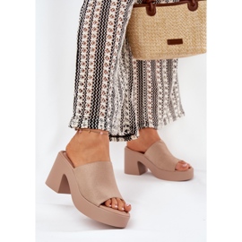 Slippers pour femmes sur le post et la plate-forme kaki beige 2