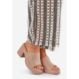 Slippers pour femmes sur le post et la plate-forme kaki beige 1