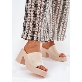 Slippers pour femmes sur le post et la plate-forme beige 2