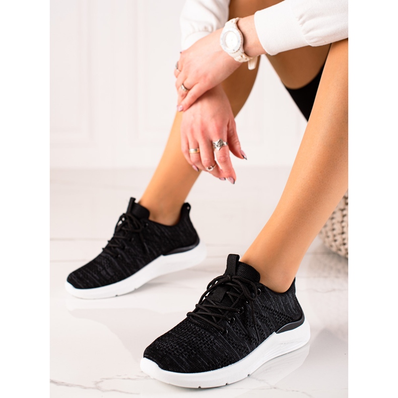 Chaussures noires légères 1